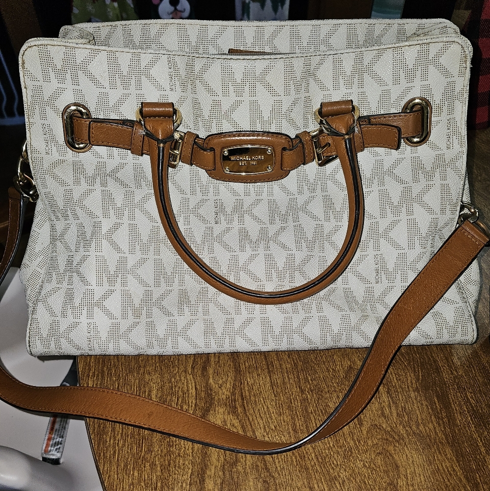 Michael kors purse